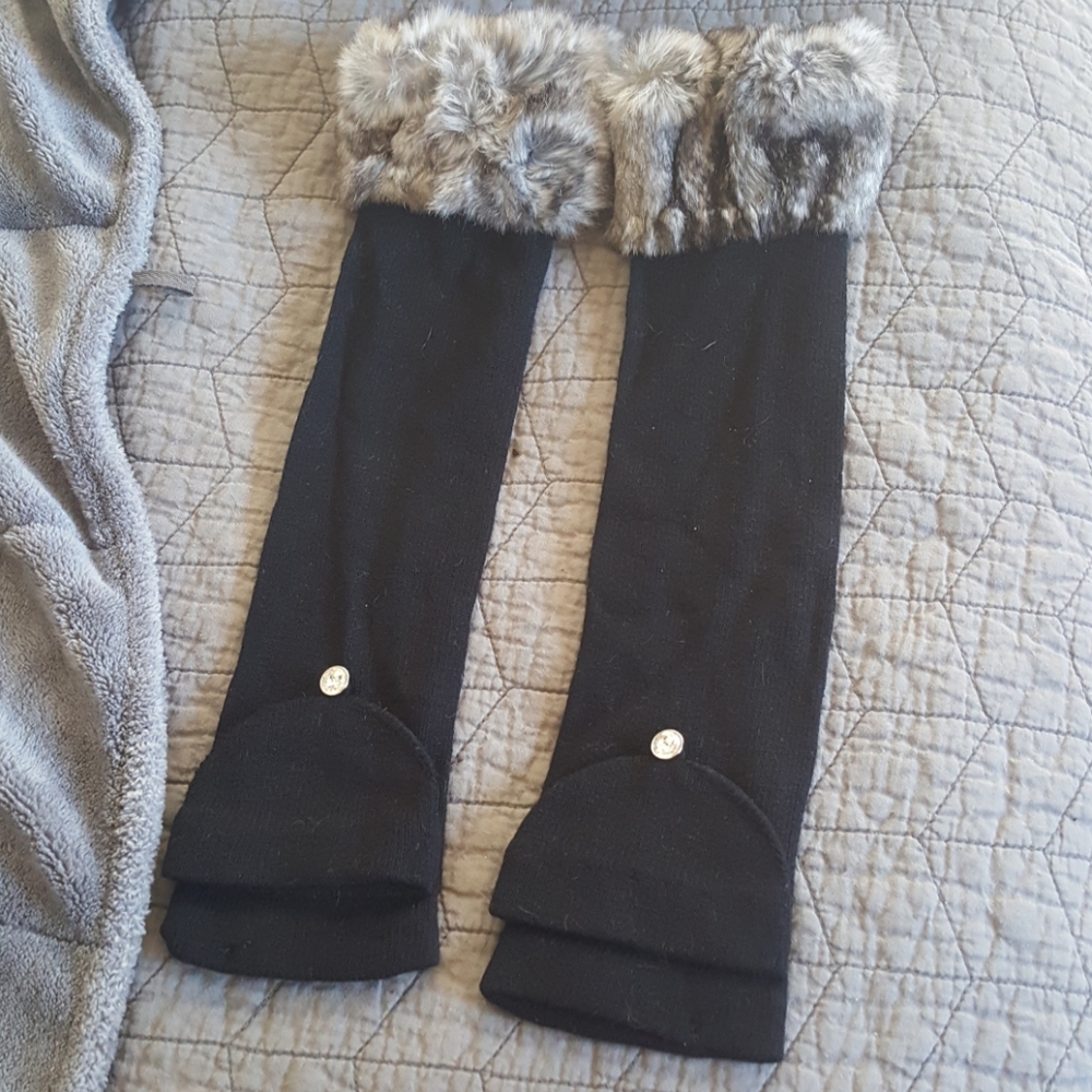 Long fur top mittens. Very versatile.